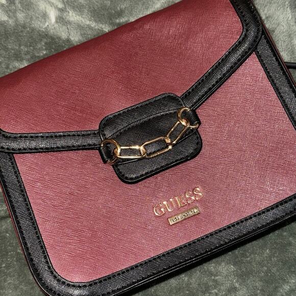 Guess Los Angeles Kaito Flap Crossbody Purse Women Wine Black Adjustable Strap - Picture 4 of 6